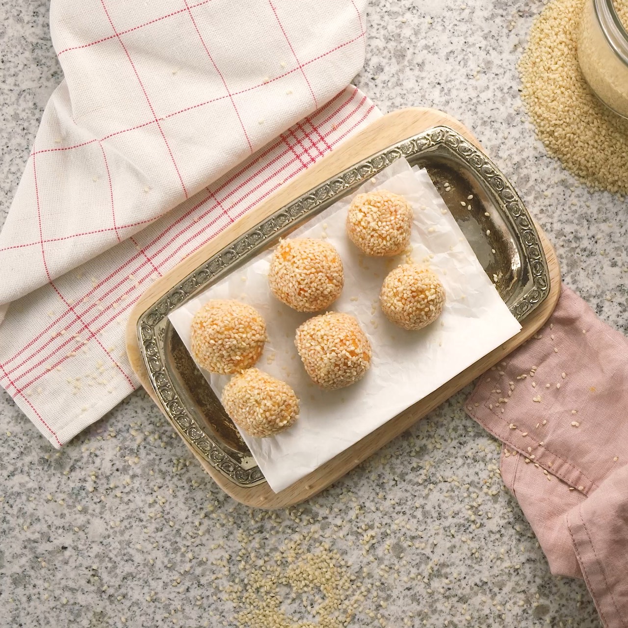 Protein Halva Balls FitnessRezept von BODY KITCHEN